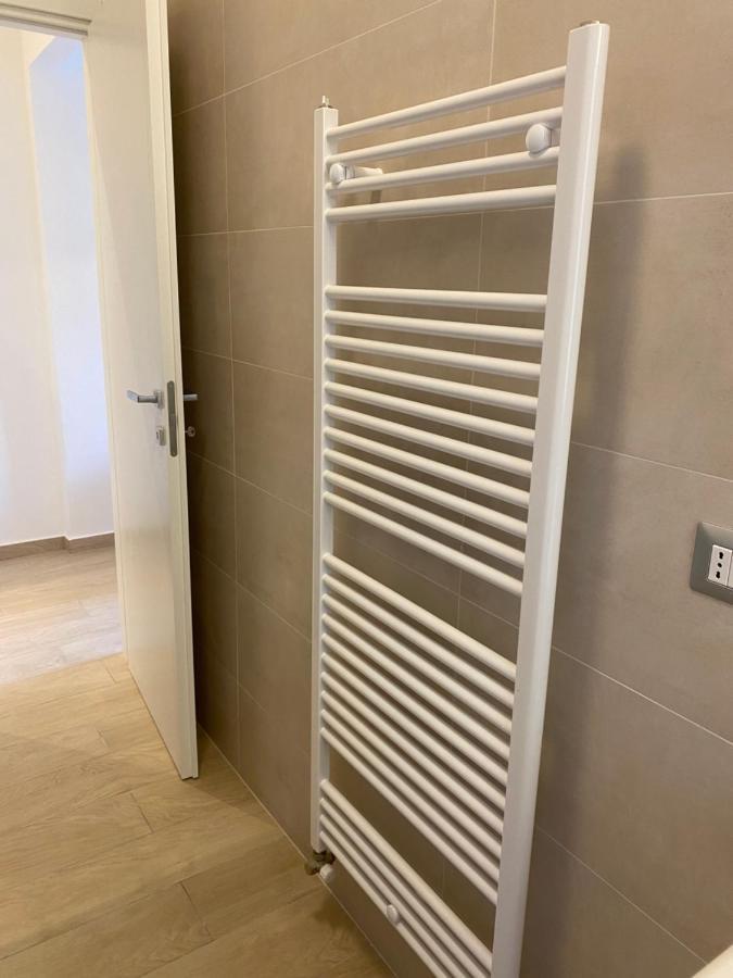 Modern City Apartment Модена Экстерьер фото