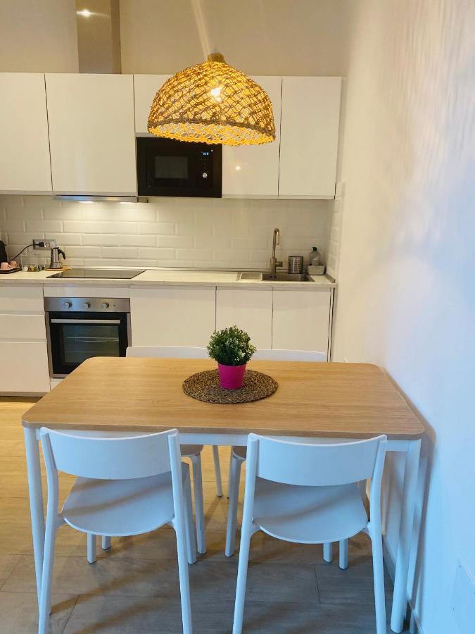 Modern City Apartment Модена Экстерьер фото