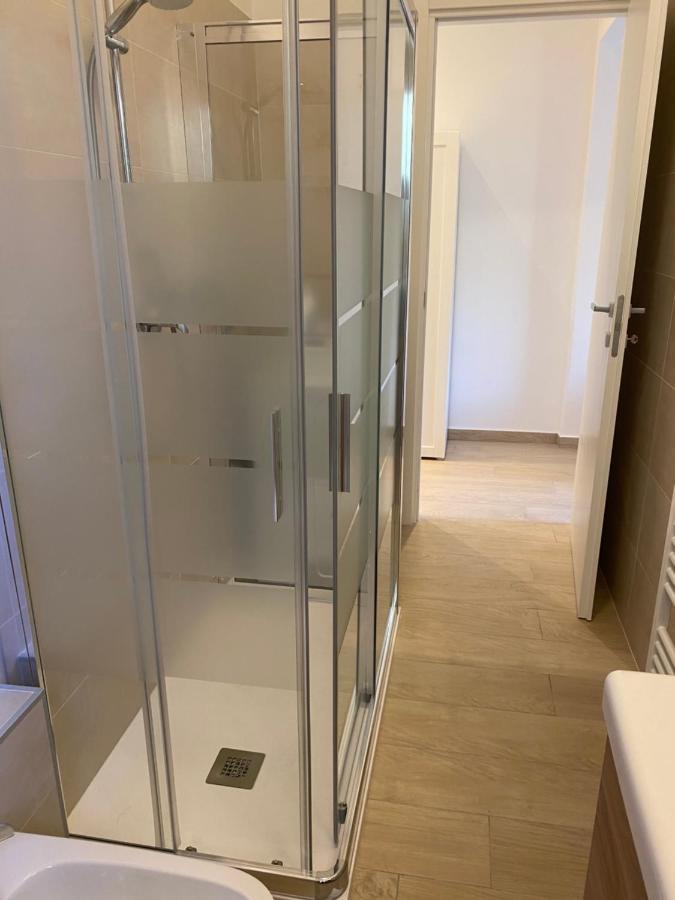 Modern City Apartment Модена Экстерьер фото