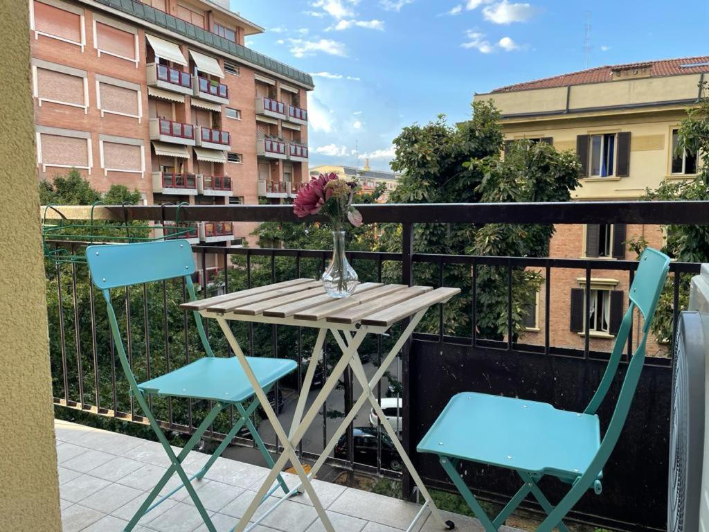 Modern City Apartment Модена Экстерьер фото