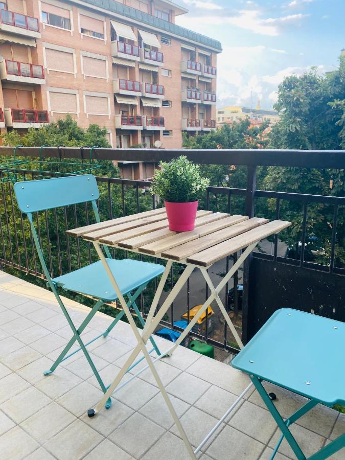 Modern City Apartment Модена Экстерьер фото