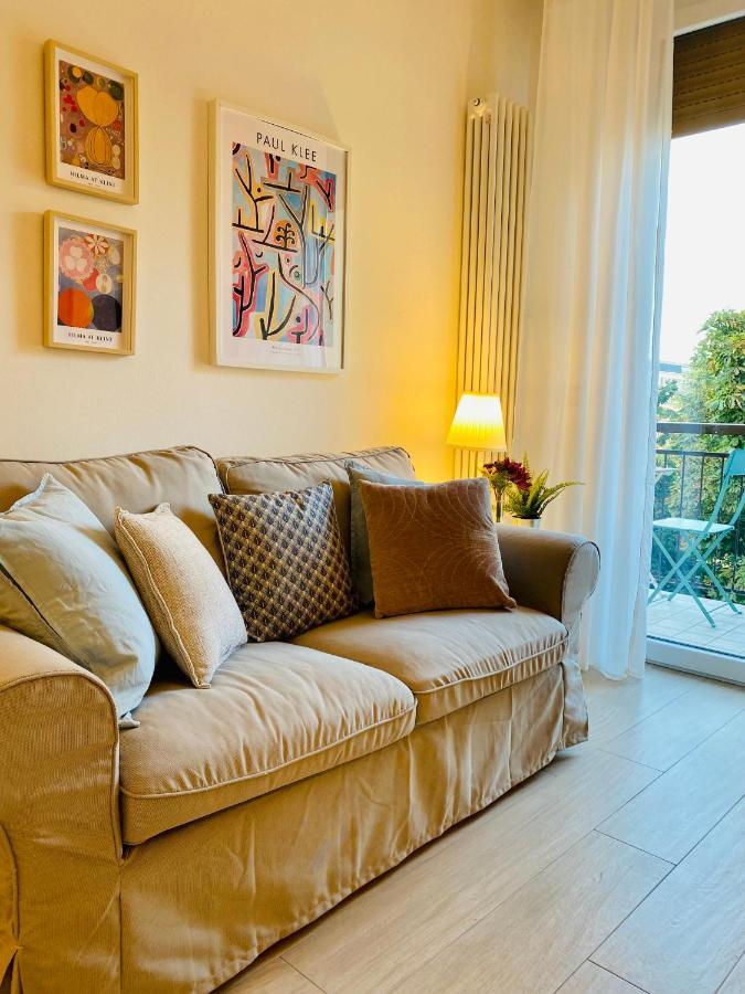 Modern City Apartment Модена Экстерьер фото