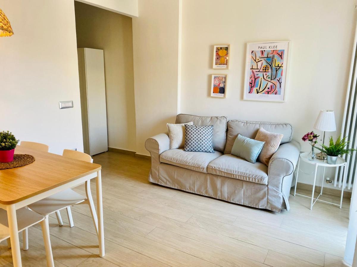 Modern City Apartment Модена Экстерьер фото