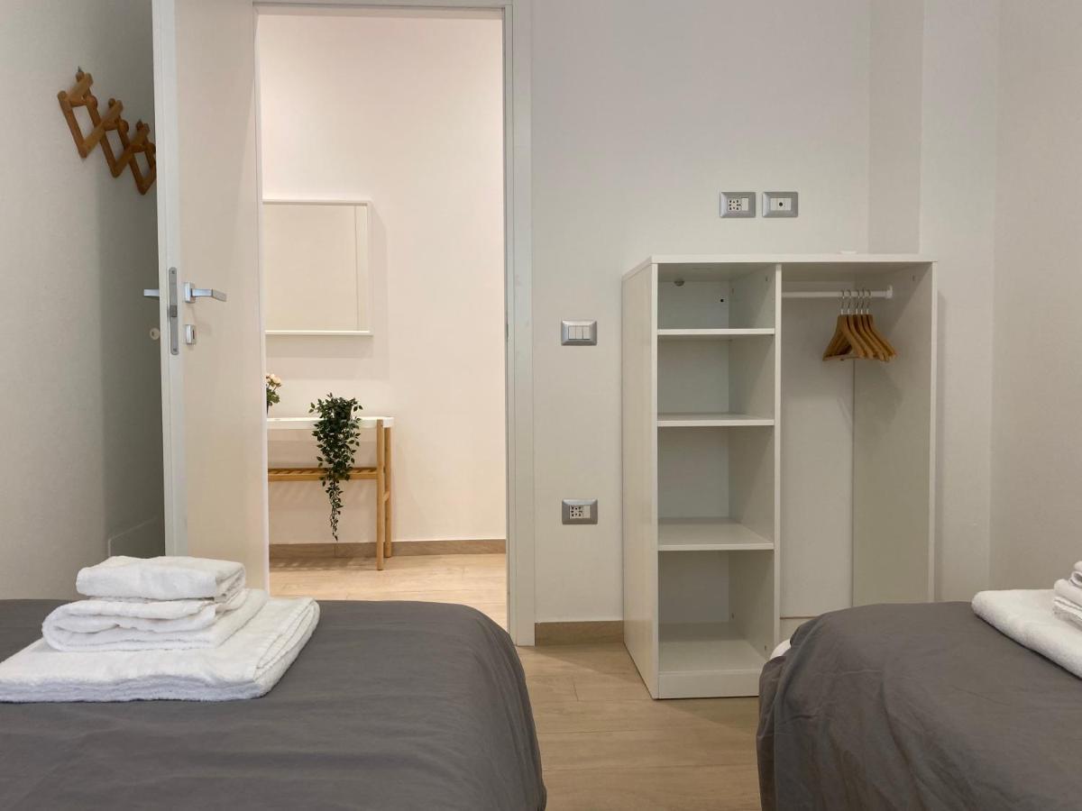 Modern City Apartment Модена Экстерьер фото