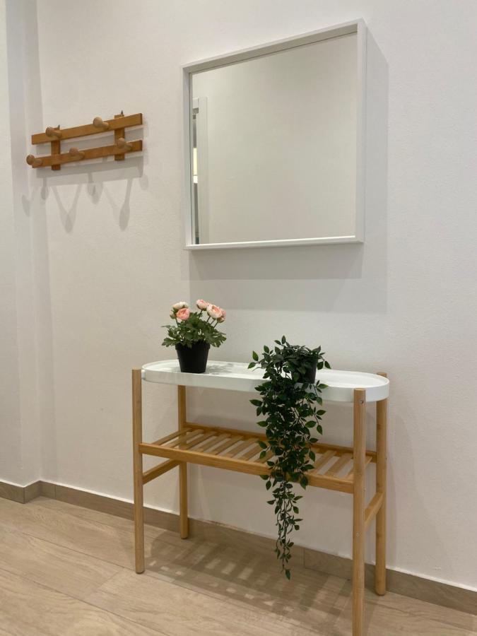 Modern City Apartment Модена Экстерьер фото