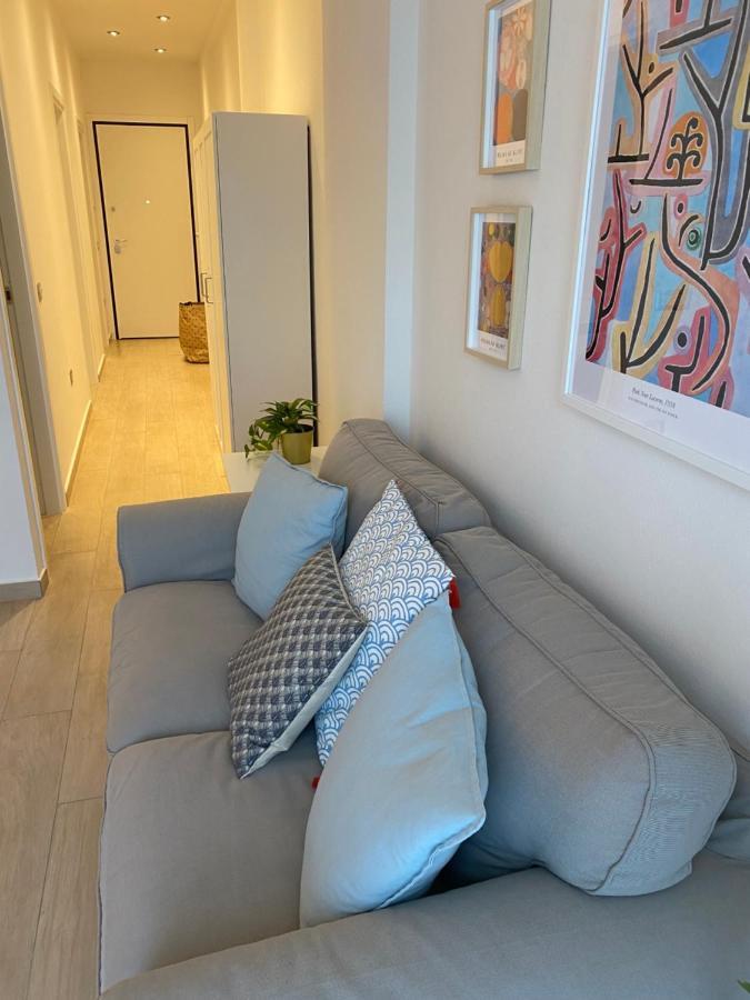 Modern City Apartment Модена Экстерьер фото
