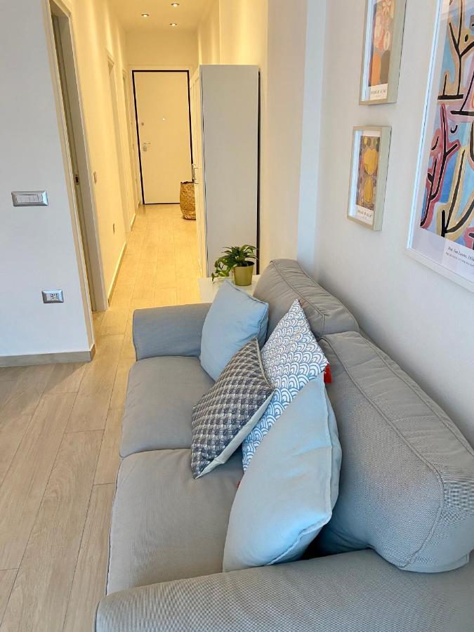 Modern City Apartment Модена Экстерьер фото