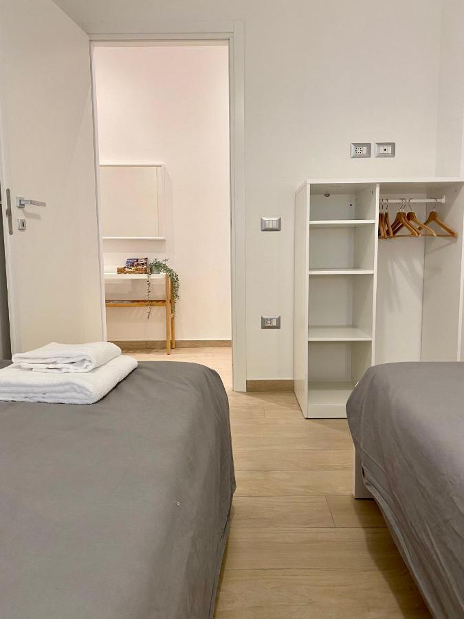 Modern City Apartment Модена Экстерьер фото
